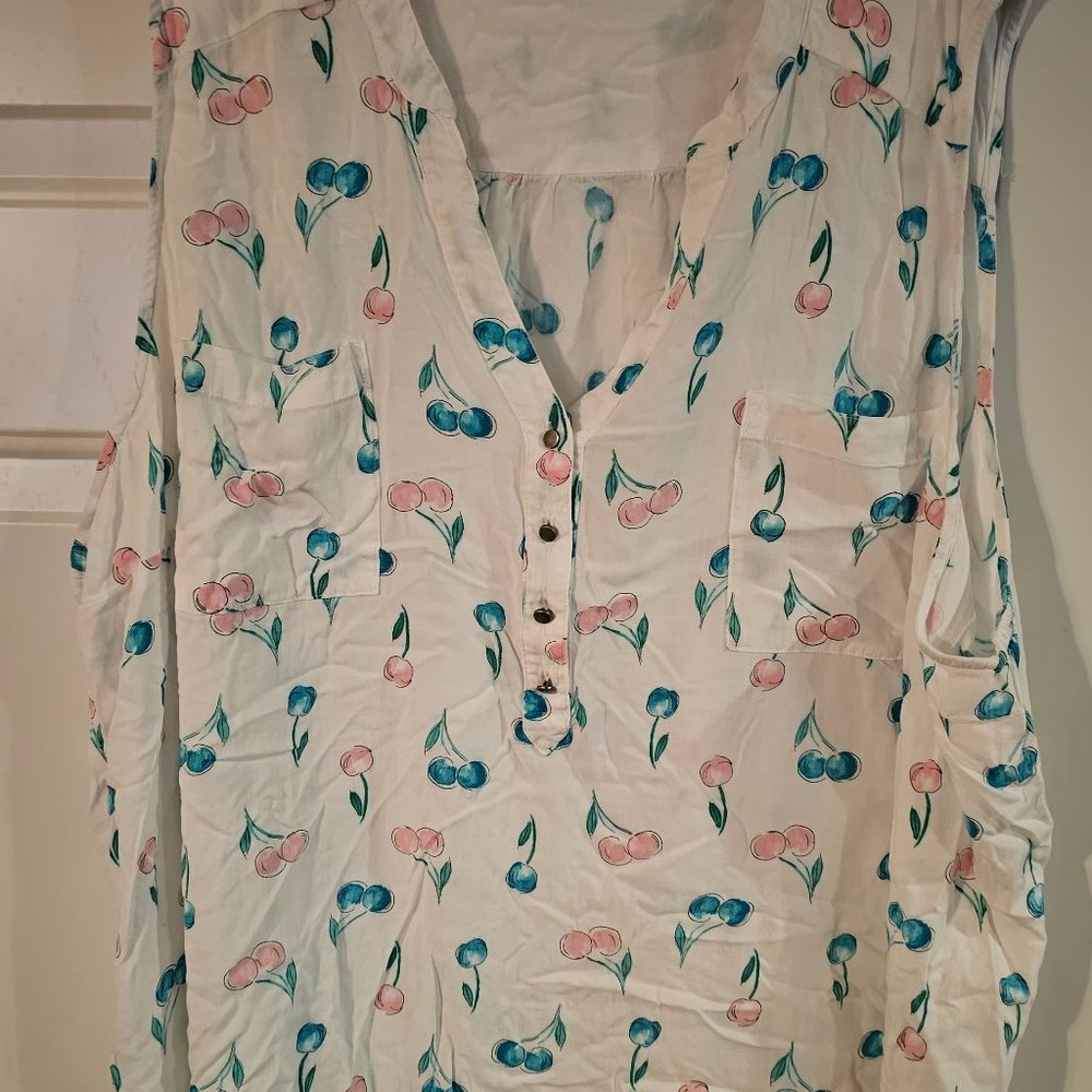 Sleeveless Women's Shirt